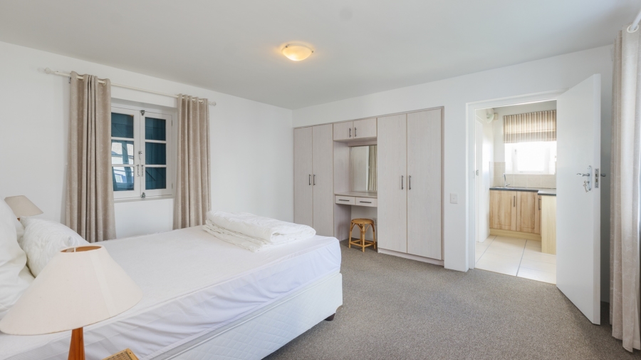 5 Bedroom Property for Sale in Struisbaai Western Cape